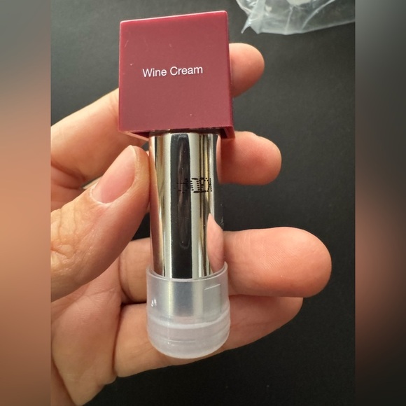 Elizabeth Arden Color Intrigue Effects Lipstick In Wine Cream 07 - Picture 2 of 9